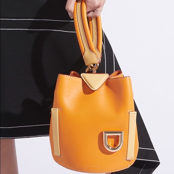 SOLD Danse lente josh bucket leather shoulder bag - Picture 2 of 12